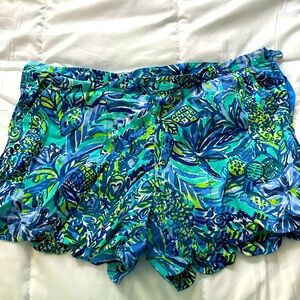 Lilly Pulitzer buttercup shorts. Size 14